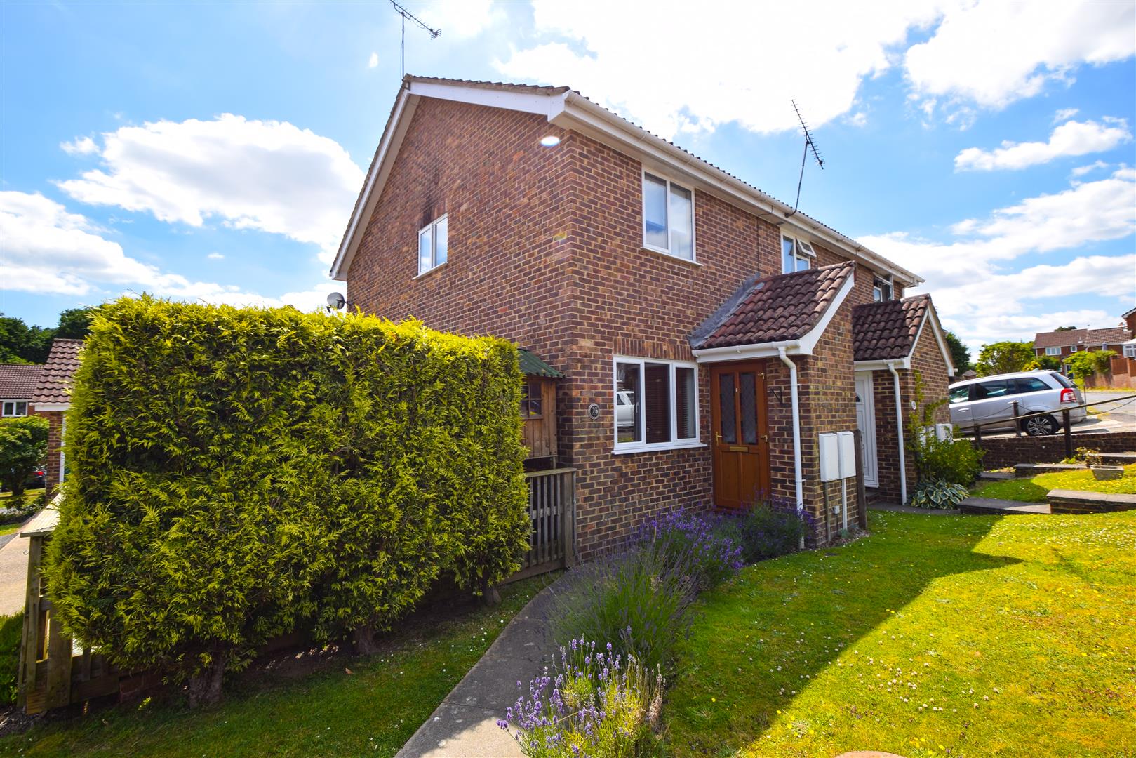 Falconers Drive, Battle Rush, Witt &